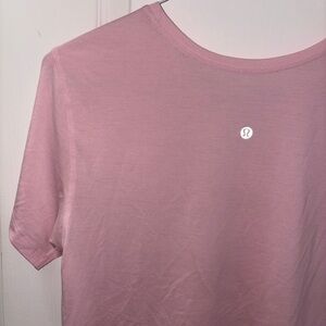 Women’s lululemon t shirt